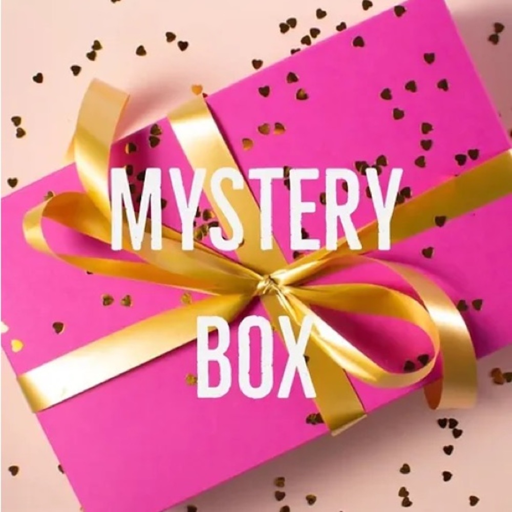 🌟Host Pick🌟🎁Women’s Mystery Box🎁